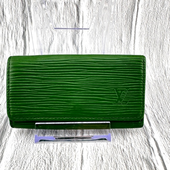 AUTHENTIC Louis Vuitton key holder. Green. - Picture 13 of 15